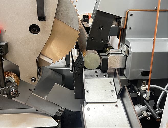 一款集眾多優點于一身的高速切割圓鋸機